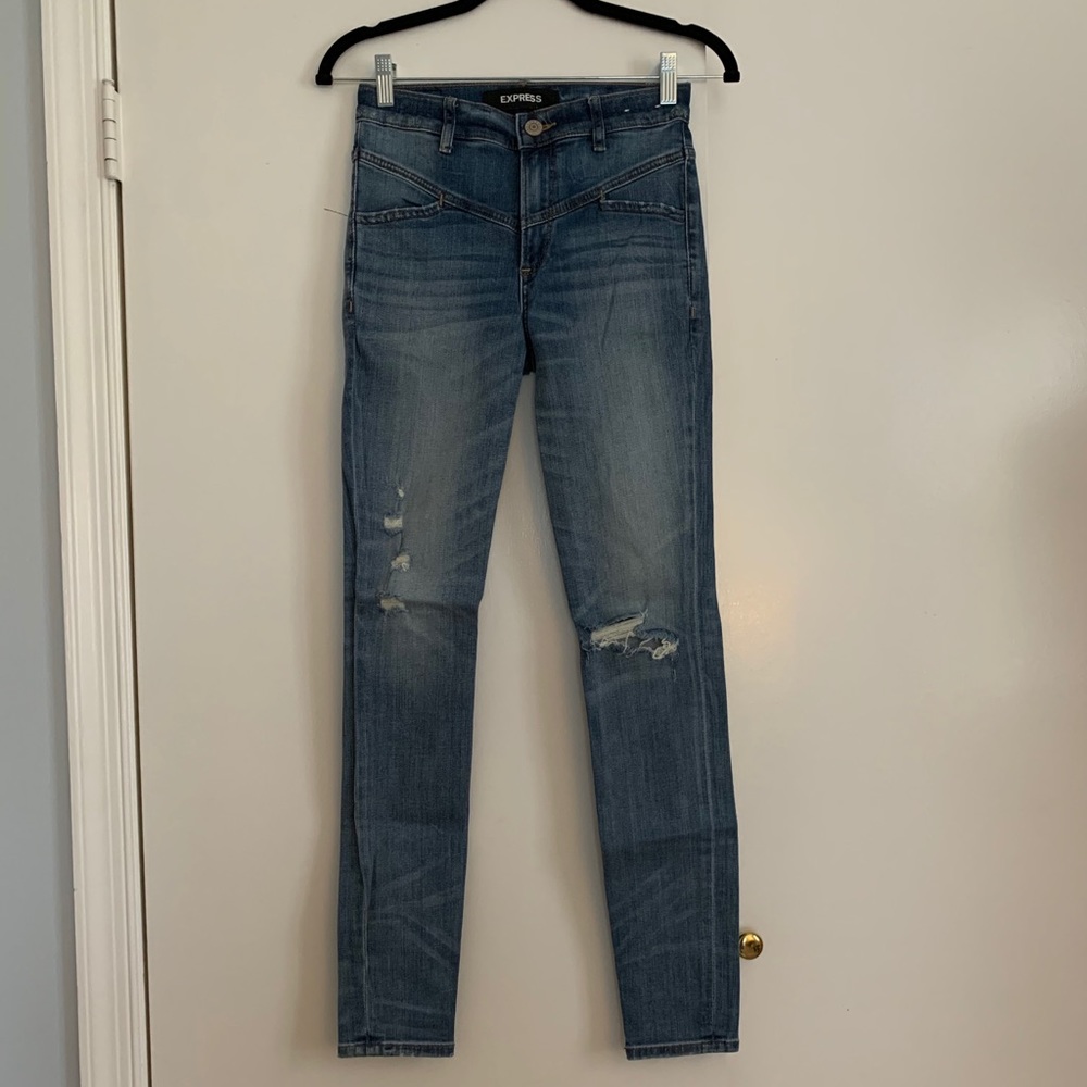 Ripped Skinny Jeans